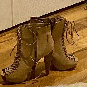 Steve Madden Size 7 Never Worn